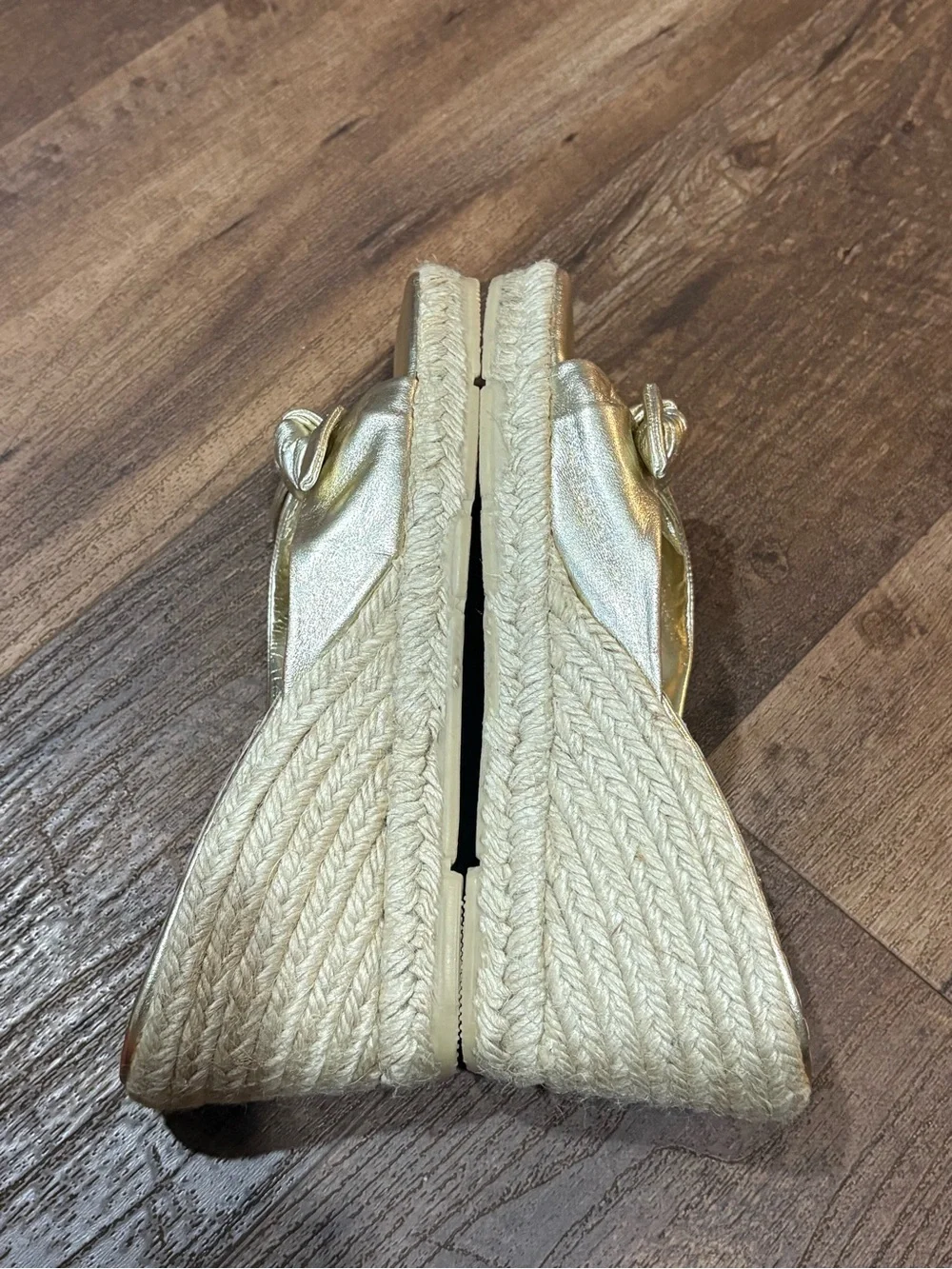 Lilly Pulitzer gold wedge espadrilles featuring a bow detail size 7.5